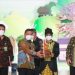 Jidan Kepala Masyarakat Hukum Adat Mului Desa Swan Slutung Kaltim Menerima Penghargaan Kalpataru 2022 yang diserahkan langsung oleh Wakil Menteri Lingkungan Hidup dan Kehutanan, Alue Dohong