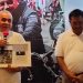 Gubernur Kaltim Isran Noor bersama Rizal Effendi penulis buku "Bukan Pak Wali Lagi"