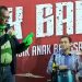 Duet Maut Wagub Kaltim Hadi Mulyadi yang memainkan drum bersama Kasubdit Pemberdayaan Masyarakat BNPT RI, Kolonel Czi Rahmad Suhendro saat acara Asik Bang tingkat Kaltim.