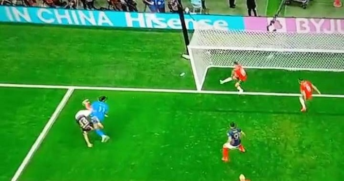 Proses gol pertama Perancis ke gawang Maroko oleh Theo Hernandez di menit ke-5.