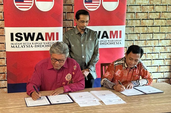 Penandatanganan kerja sama antara UINSI dengan ISWAMI