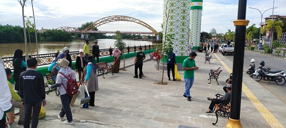 Taman Siring Kandilo di Tanah Grogot Kabupaten Paser