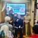 Mantan Gubernur Awang Faroek bernyanyi untuk Wagub dan istri yang merayakan 30 tahun perkawinan