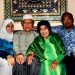 H Hasyim Mahmud semasa hidup bersama istrinya, Hj Hafsah Ismail