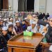 Buya Yahya memberi tausiah kepada jamaah At-Taqwa