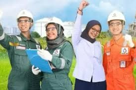 Semangat pekerja muda kilang Badak NGL (ft : ist)