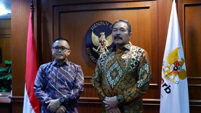 Menteri PAN-RB Abdullah Azwar Anas dan Jaksa Agung ST Burhanuddin