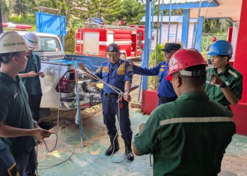 pelatihan penyelamatan korban di ketinggian (vertical rescue) serta penanganan hewan berbisa dan berbahaya kepada Tim Kesiapsiagaan Tanggap Darurat (TKTD) perusahaan.